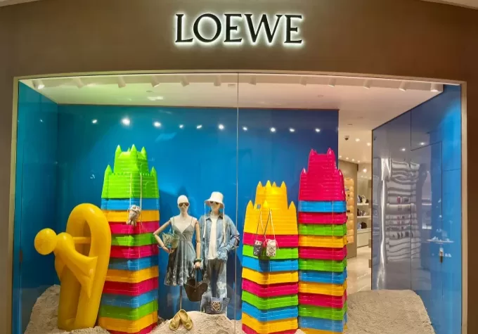 LOEWE - Paula's Ibiza Window